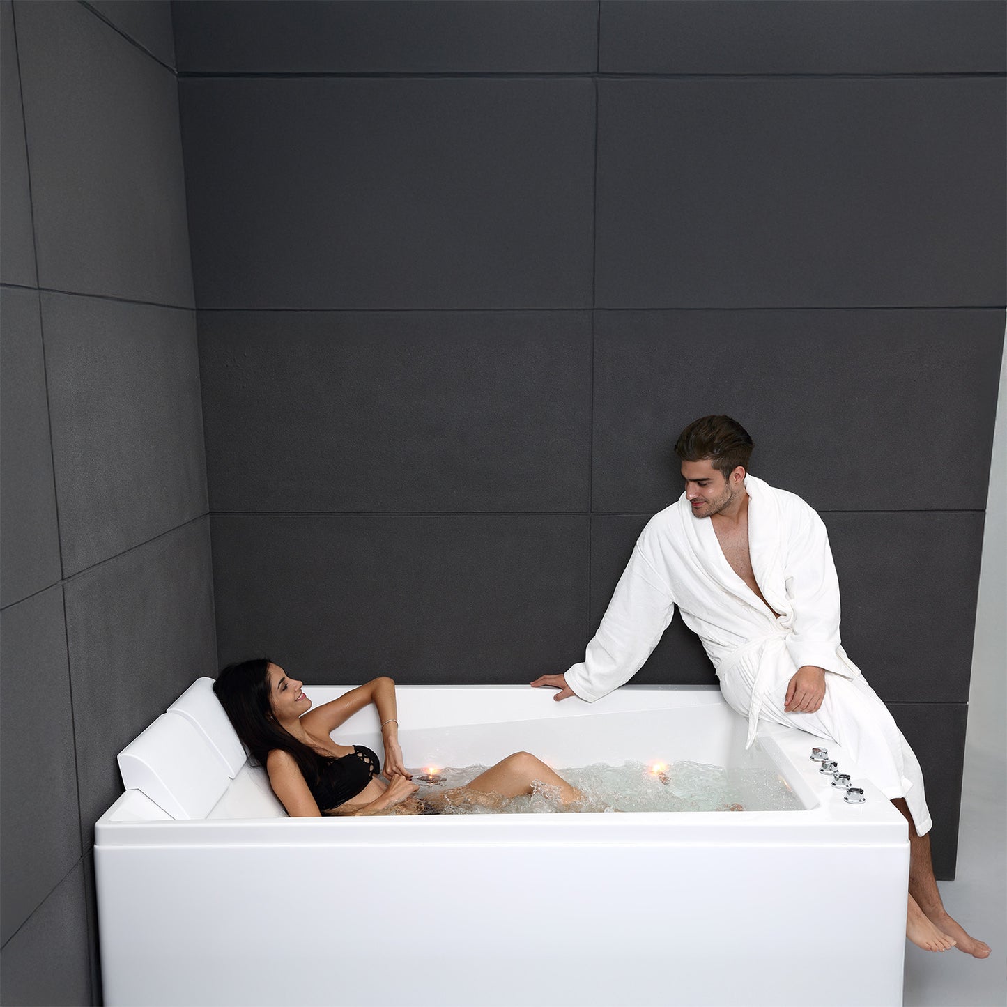 Baignoire balnéo deux personnes blanche 180 cm Kensho duo Wave / Rectangular 2-person whirlpool bathtub white 180 cm Kensho duo Wave / Bañera de hidromasaje doble blanco 180 cm Kensho duo Wave / Vasca idromassaggio 2 posti rettangolare bianco 180 cm Kensho duo Wave / Rechthoekig 2-persoons bubbelbad wit 180 cm Kensho duo Wave