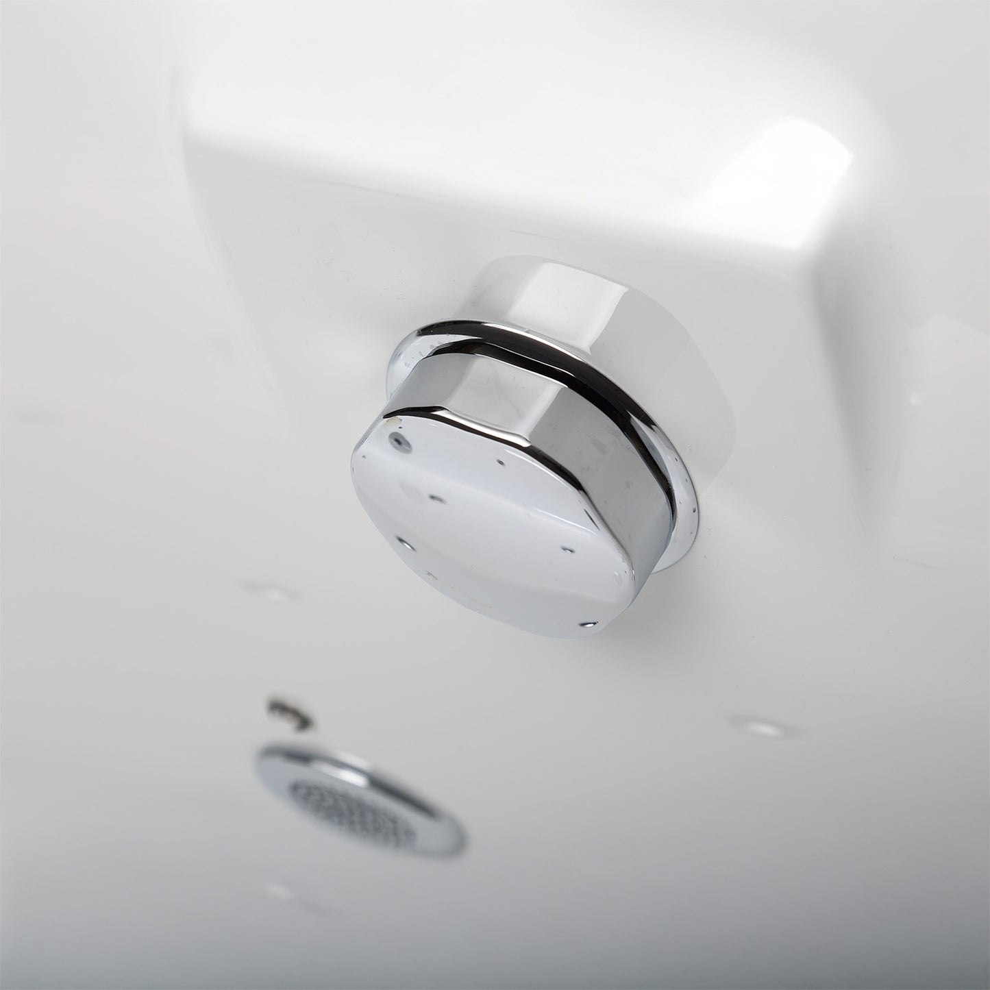 Baignoire balnéo semi-îlot murale d’angle asymétrique Sangha Spalina version gauche – vue produit