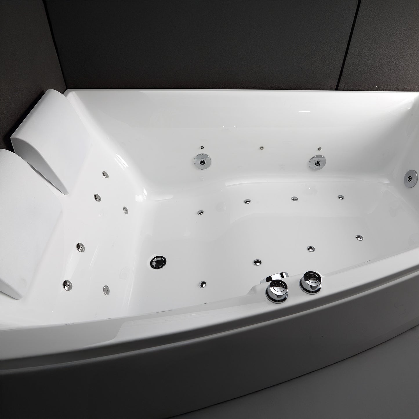 Baignoire balnéo semi-îlot murale d’angle asymétrique Sangha Spalina version gauche – vue produit