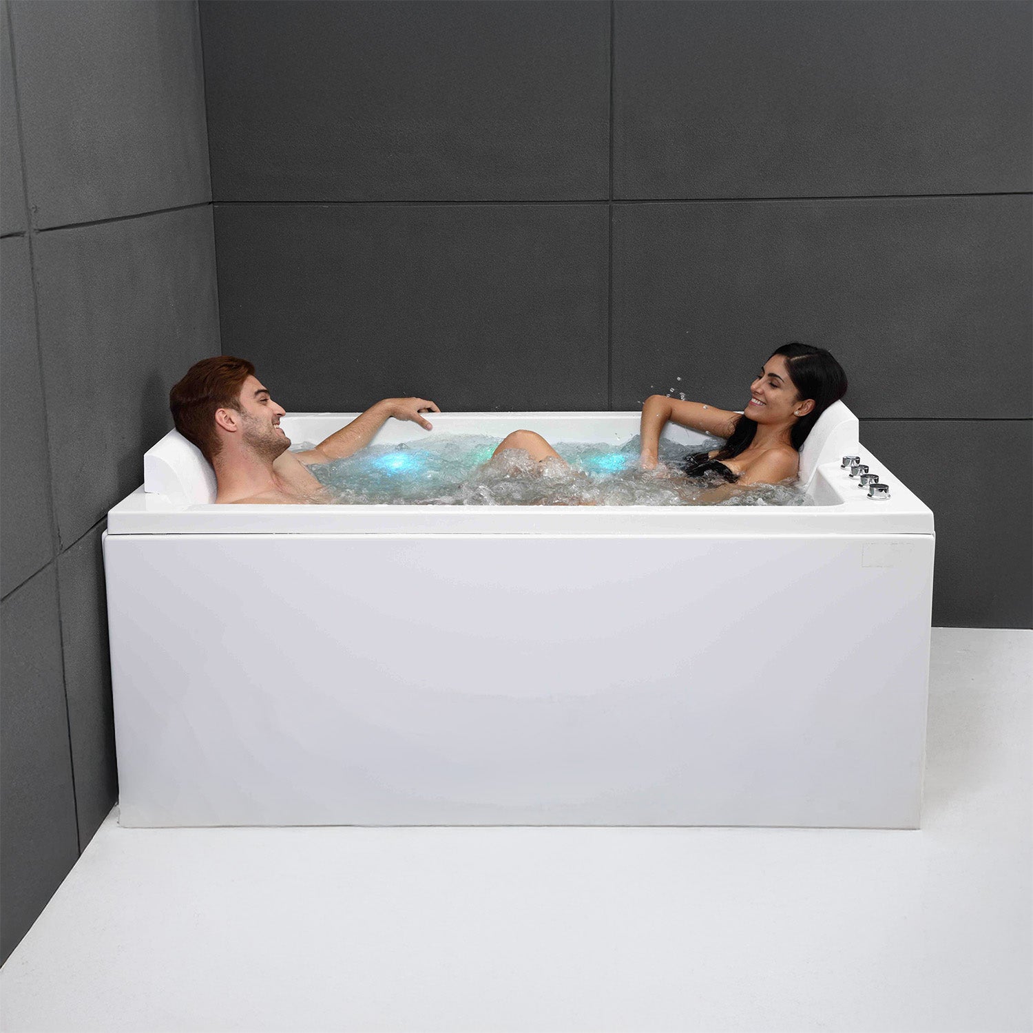 Vue principale de la baignoire balnéo deux places Cetana duo Wave