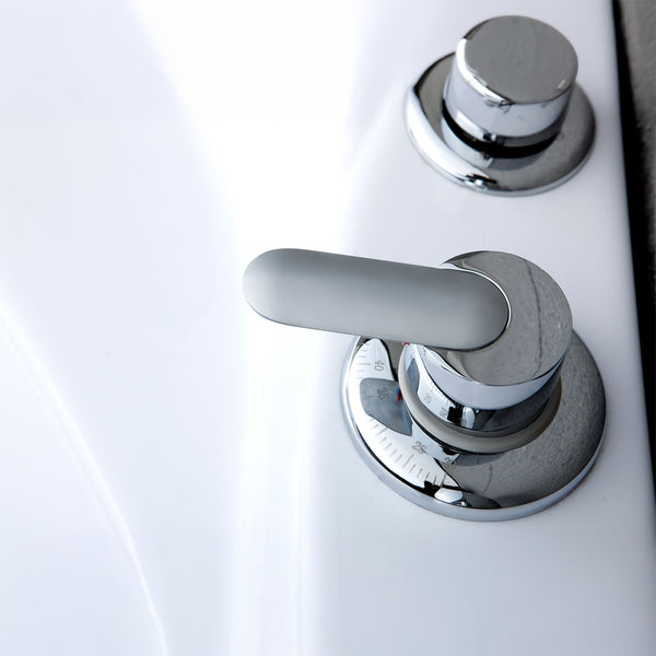 Baignoire balnéo d’angle avec hublot blanche 135 cm Tasmanie white Jets / Glass-sided whirlpool bathtub white 135 cm Tasmanie white Jets / Bañera de hidromasaje esquinera con ojo de buey blanco 135 cm Tasmanie white Jets / Vasca idrodromassaggio angolare con oblò bianco 135 cm Tasmanie white Jets / Bubbelbad met patrijspoort wit 135 cm Tasmanie white Jets